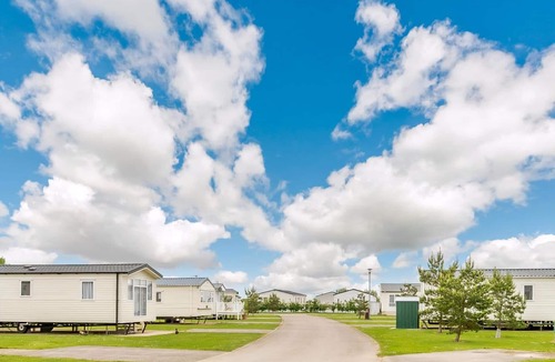 Mablethorpe Ski Chalet | Platinum Lakeview Lodge Sleeps 8