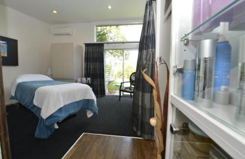 Pembroke Cabin | Platinum Lodge & Day Spa