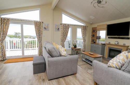 Borth House | Platinum Lodge