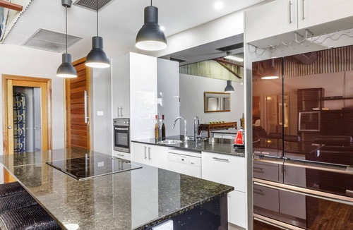 Newcastle West Apartment | Platinum Precinct - The Apartment