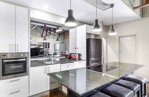 Newcastle West Apartment | Platinum Precinct - The Apartment