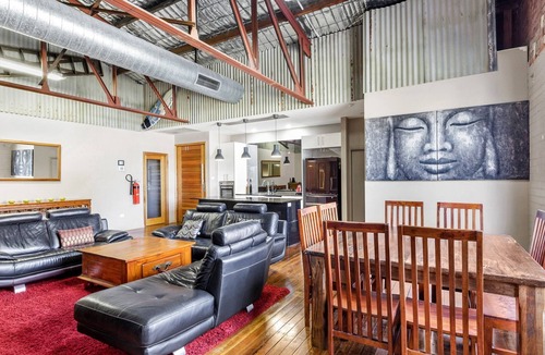 Newcastle West Apartment | Platinum Precinct - The Apartment