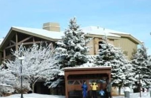North Park City Condo | Platinum Rated 2BR Sleeps 7/8 Walk to the Slopes, Downtown. Location,Location!