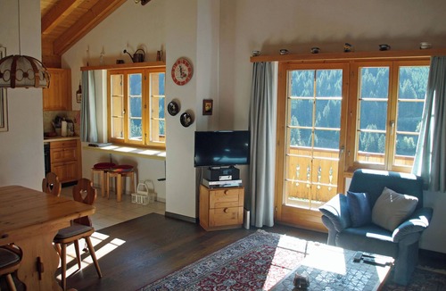 Tujetsch Apartment | Plaun Pazzola mit Garage Bösch, (Sedrun/Rueras). by Interhome