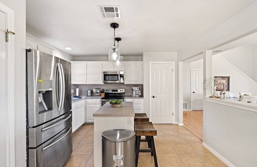 Spicewood House | Play pool, ping pong or go wine or brewery touring