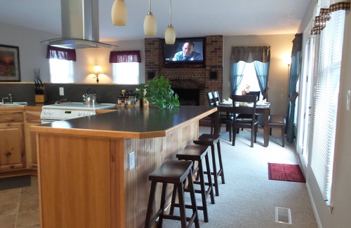 Massanutten Cabin | Play. Relax. Reset. Your Spring Getaway Awaits!