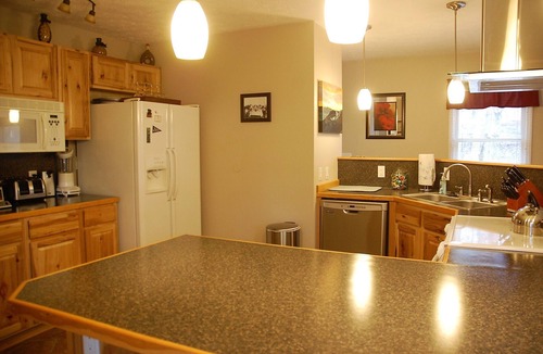 Massanutten Cabin | Play. Relax. Reset. Your Spring Getaway Awaits!