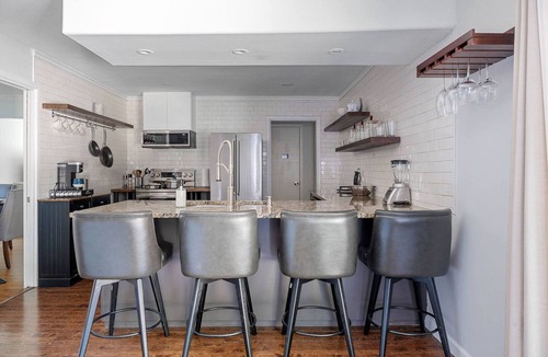 Oak Cliff House | Play Stay Dallas Home w Gym Gameroom Wifi