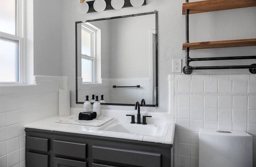 Oak Cliff House | Play & Stay | Dallas Home w/Gym + Gameroom + WiFi