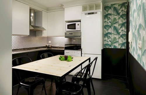San Sebastian Centro Apartment | Playa de La Concha 4 by FeelFree Rentals