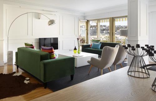 San Sebastian Centro Apartment | Playa de La Concha 4 by FeelFree Rentals