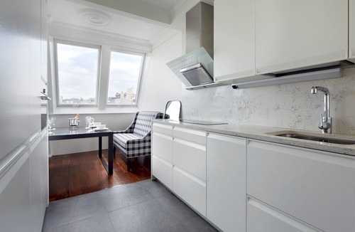 San Sebastian Centro Apartment | Playa de La Concha 7 by FeelFree Rentals