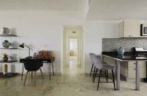 El Cortecito Condo | Playa Turquesa I201 200 Mbps Private Beach Access BBQ