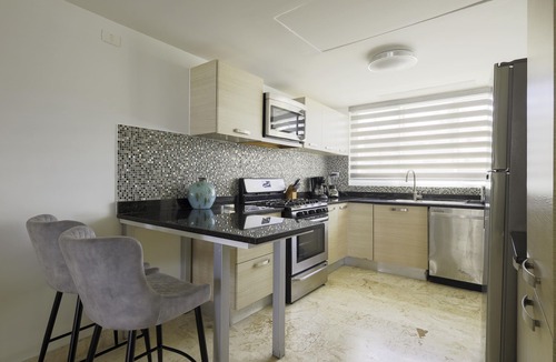 El Cortecito Condo | Playa Turquesa I201 200 Mbps Private Beach Access BBQ