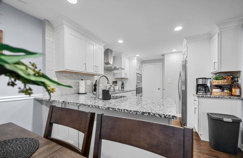 Montgomery Village House | Playground | Kid & Pet Friendly!