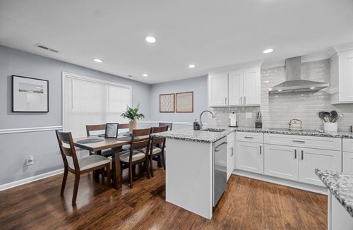 Montgomery Village House | Playground | Kid & Pet Friendly!
