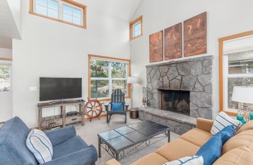 Shorepine Village House | Playhouse