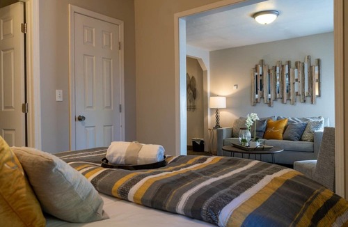 Tahoe Valley Hotel | Playpark Lodge Unit 8 Master Queen Suite