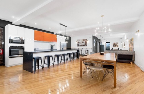 La Petite-Patrie Apartment | Plaza-3 Massive Bachelor Penthouse Poker Montreal