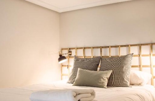 Cortes Apartment | Plaza de Cibeles