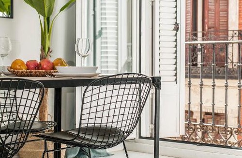 Cortes Apartment | Plaza de Cibeles