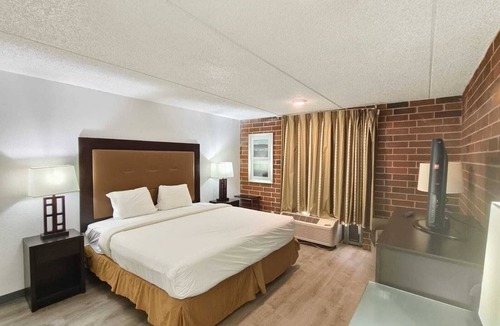 Calumet Park Hotel | Plaza Hotel By OYO Calumet Park Near Alsip I 57