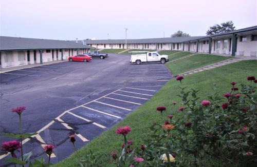 Pauline Hotel | Plaza Inn