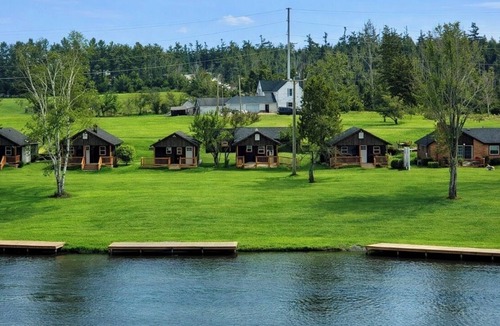 Cheboygan Cabin | Pleasant 1-bedroom cabin with AC in charming Cheboygan