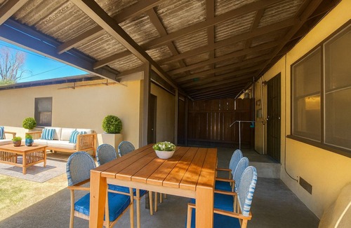 Modesto House | Pleasant 2-bedroom duplex in charming Modesto