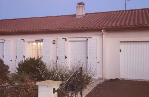 La Genetouze Villa | Pleasant 2-bedroom house with AC and garden in charming La Genétouze