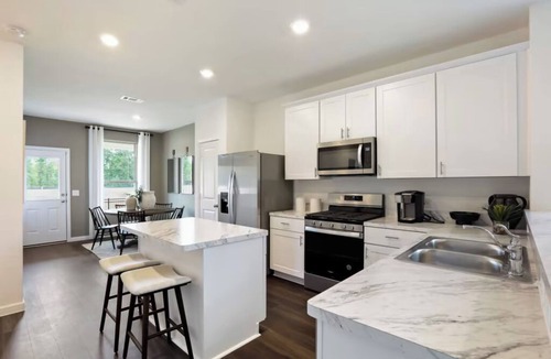 Porter Cottage | Pleasant 3-bedroom cottage with AC in charming Porter