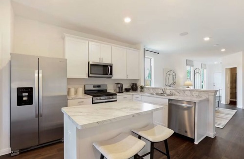 Porter Cottage | Pleasant 3-bedroom cottage with AC in charming Porter