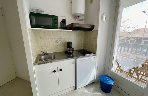 Biscarrosse Plage Apartment | Pleasant 4-person studio with parking (145)