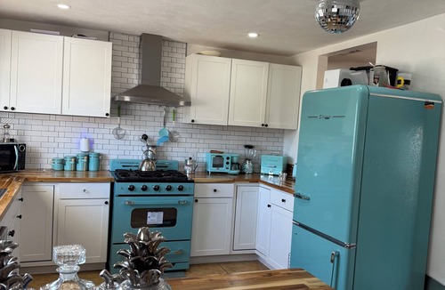Northeast Heights House | Pleasant 50s style 2/3 bedroom home with modern touch