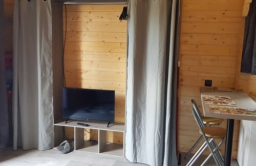 Calorguen Ski Chalet | Pleasant and peaceful fully-equipped wooden chalet