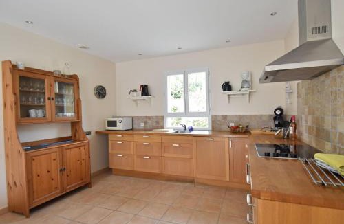 Montbrun-des-Corbieres Villa | Pleasant apartment with pool