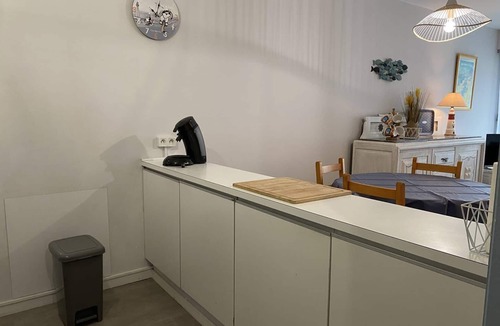 Saint-Cast-le-Guildo Apartment | Pleasant apartment with WIFI on the ground floor of the Golf residence with 1 bedroom for 4 people