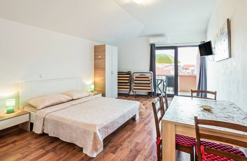 Posedarje Apartment | Pleasant Apartment in Posedarje near Sea