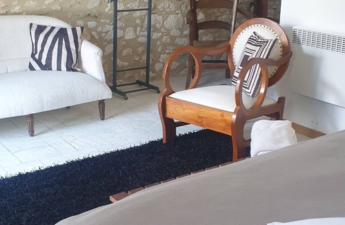 Parranquet Bed & Breakfast | Pleasant bed and breakfast "Maddy" at Clos de Parranquet.