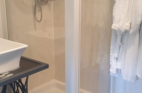 Parranquet Bed & Breakfast | Pleasant bed and breakfast "Maddy" at Clos de Parranquet.