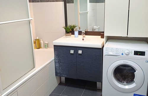 Issy-les-Moulineaux Apartment | Pleasant, bright apartment 5 minutes from the metro.
