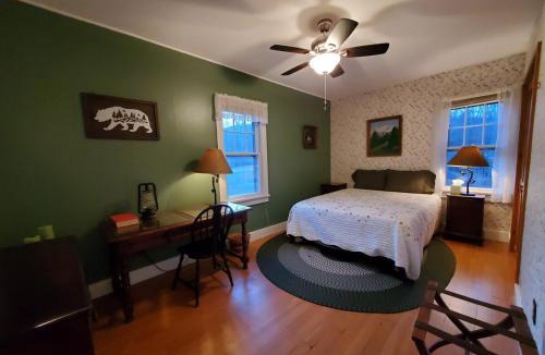 Roxbury House | Pleasant Brook Cottage