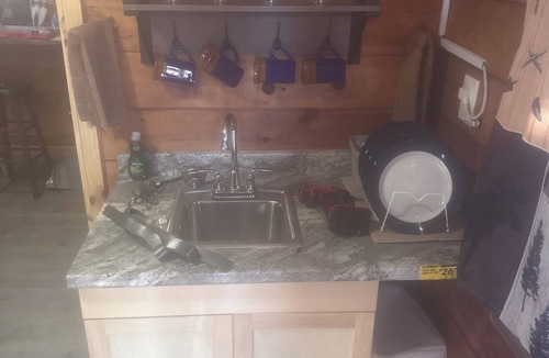 Blue Mountain Lake Cabin | Pleasant cabin in Blue Mountain Laken include breakfast SAT & SUN morning
