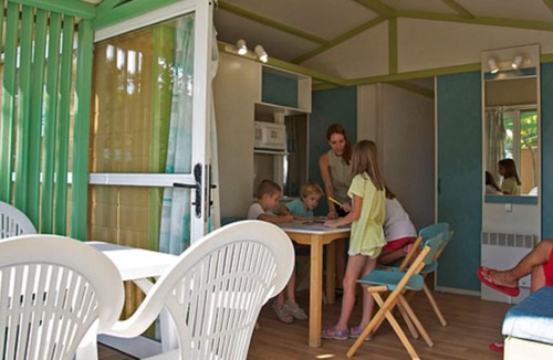 Santa Susanna Ski Chalet | Pleasant chalet with a nice covered terrace, near the beach