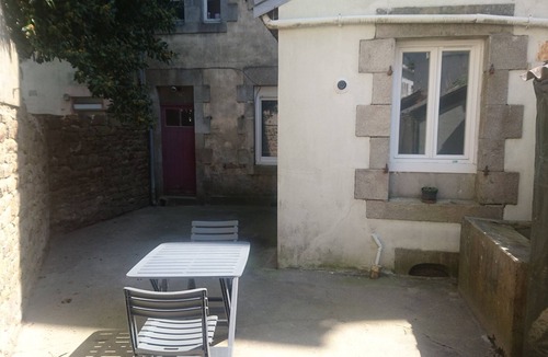 Lorient Apartment | Pleasant comfortable studio with private courtyard