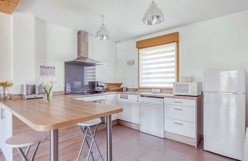 Challerange Cottage | Pleasant Cottage in Challerange