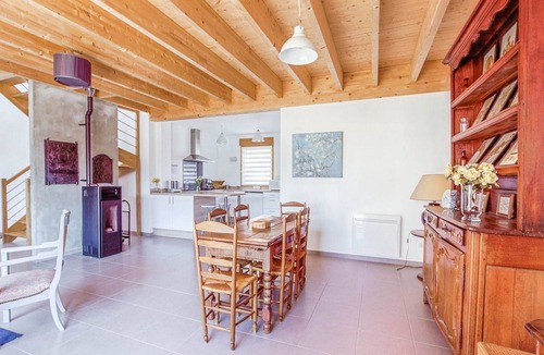 Challerange Cottage | Pleasant Cottage in Challerange