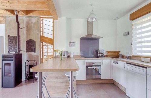 Challerange Cottage | Pleasant Cottage in Challerange