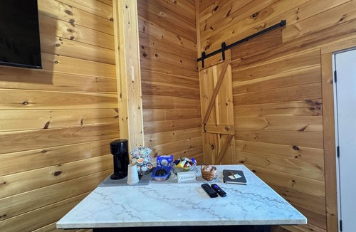 Pineville Cabin | Pleasant countryside 2-bedroom cabin near Elk River - Unit B