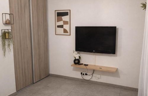 Juvignac Apartment | Pleasant, cozy studio with pool 2 mins from Montpellier